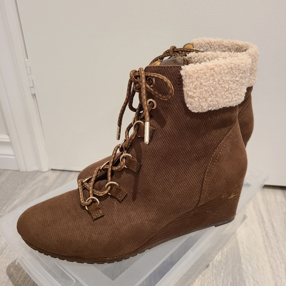 🥳HP✨️Dr. Scholl's Wedged Boots - Picture 4 of 8